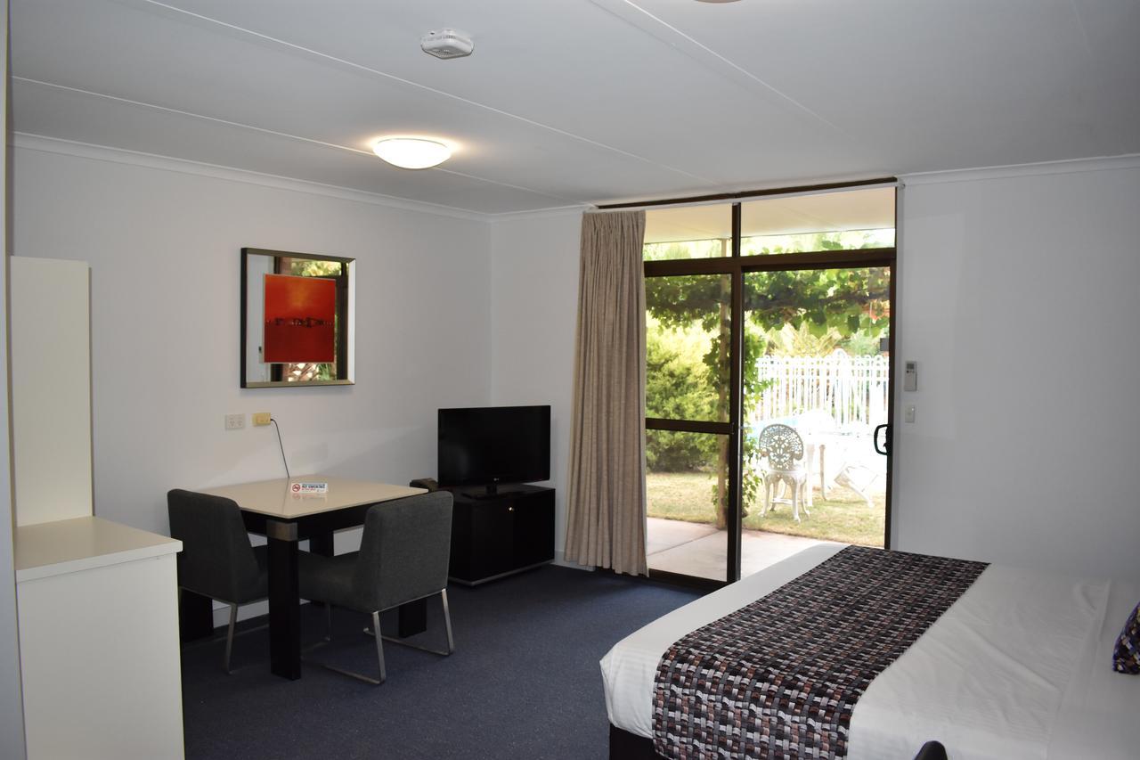 Roundhouse Motel Peterborough Eksteriør billede